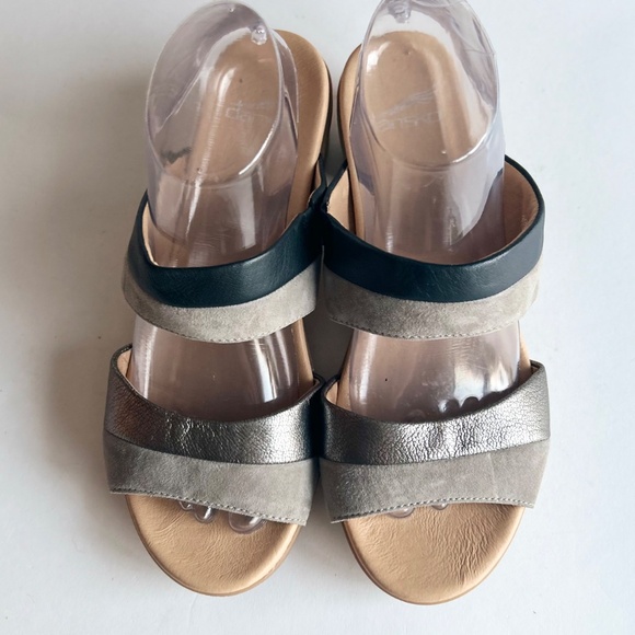 Dansko Grey Black Silver Leather Suede Rubber Outsole Sandals size EUR39, US 8.5 - Picture 4 of 15